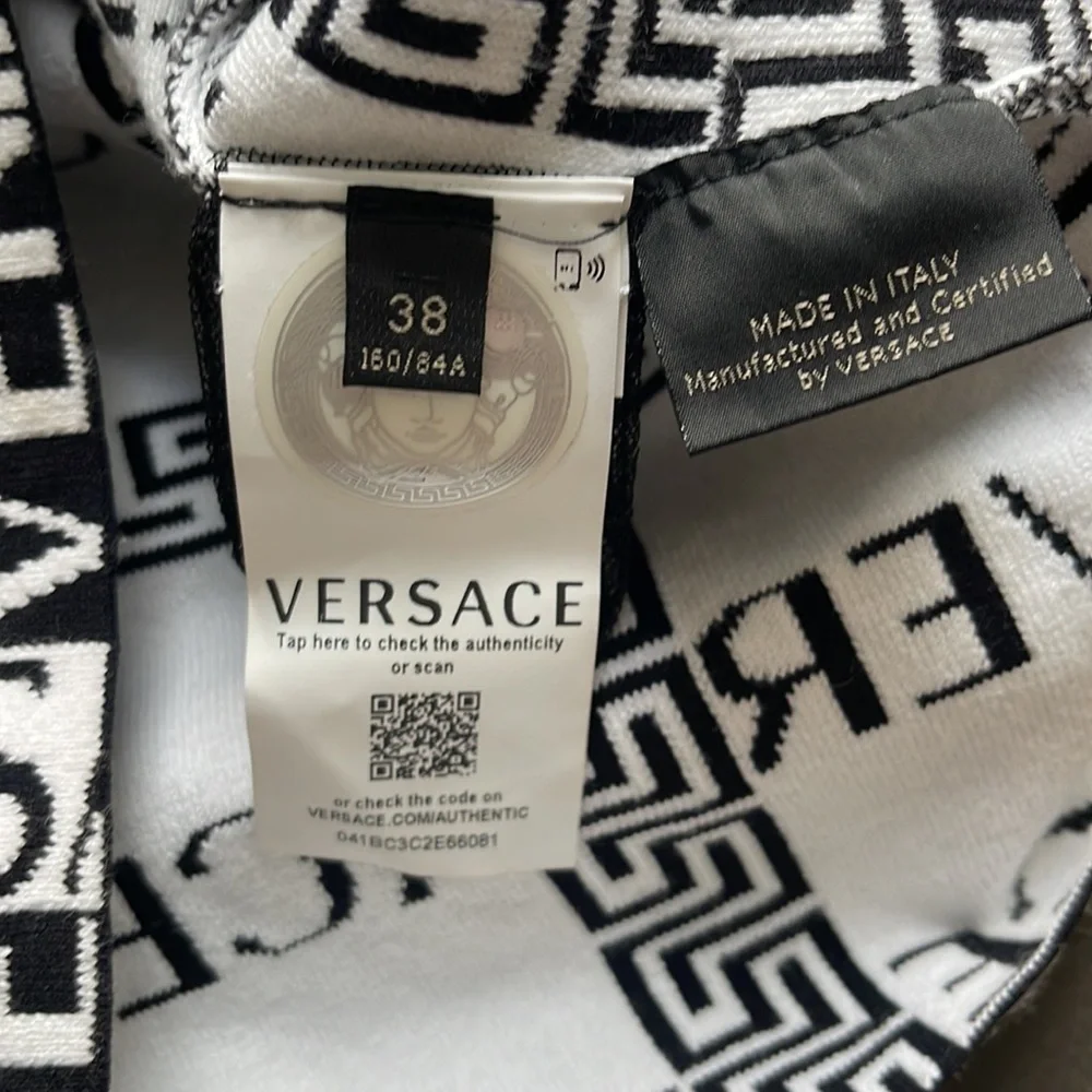 Versace sets - Picture 3 of 6